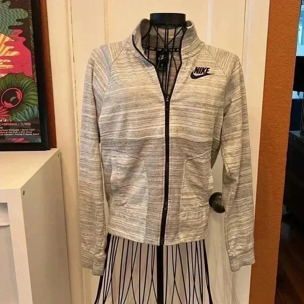 Nike Women's AV15 Knit Track Jacket in White/Gray-Sz M